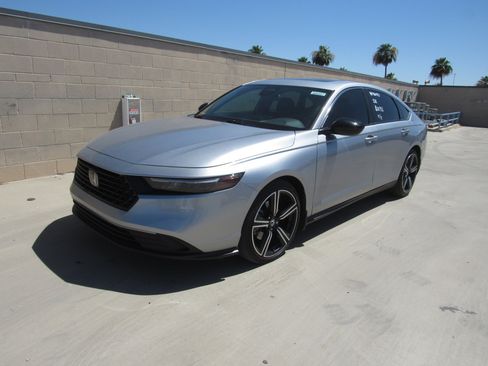 Used 2023 Honda Accord Sport image 1