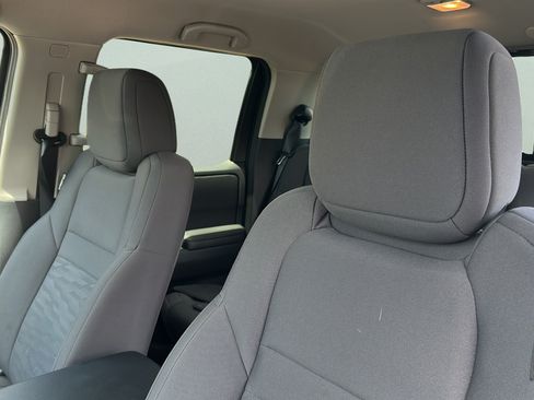 Used 2025 Nissan Frontier S RWD image 15