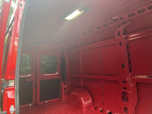 New 2026 RAM ProMaster 2500 w/ Quick Order Package 22G SLT image 17