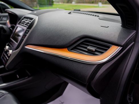Used 2019 Lincoln MKC Reserve w/ MKC Climate Package AWD/4WD image 40