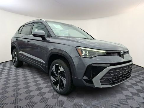 New 2026 Volkswagen Taos SE AWD/4WD image 1