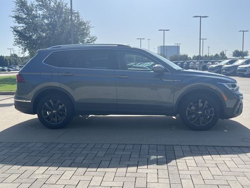 Certified 2023 Volkswagen Tiguan SE FWD image 10