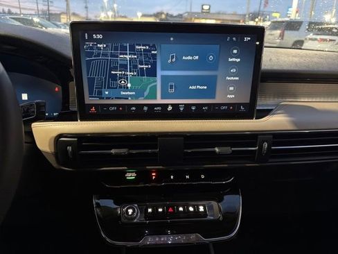 Certified 2023 Lincoln Corsair AWD image 21