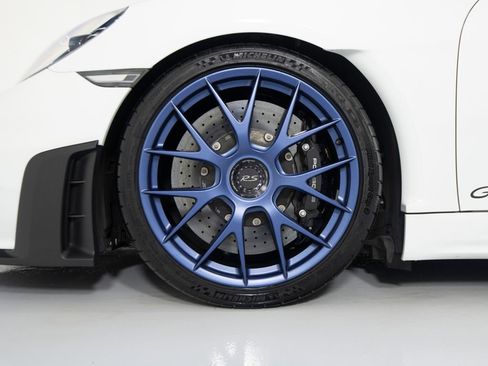 Certified 2025 Porsche 718 Cayman GT4 RS RWD image 15