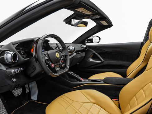Used 2022 Ferrari 812 GTS RWD image 46