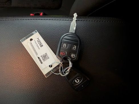 Used 2014 Ford Explorer XLT w/ Equipment Group 201A AWD/4WD image 41