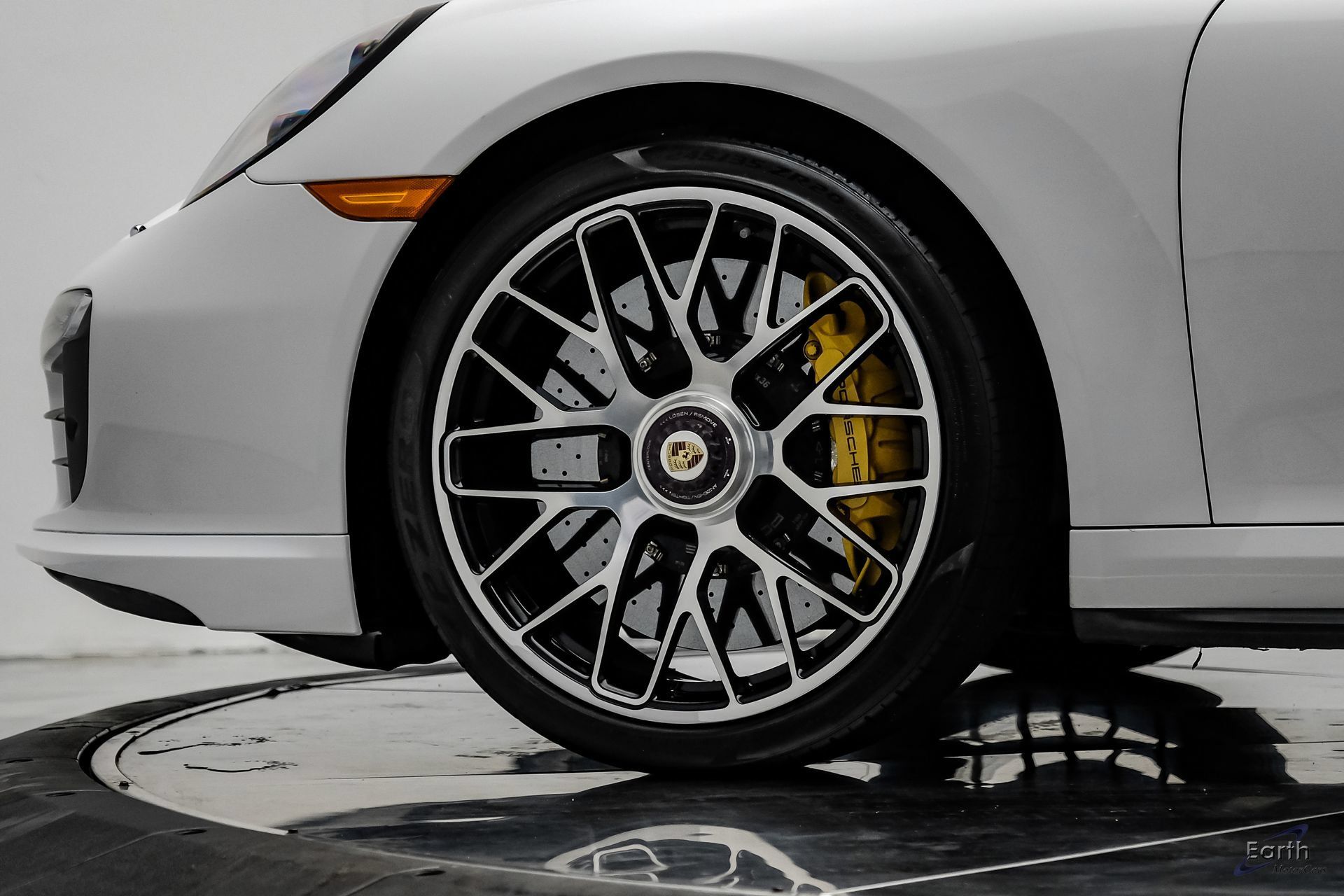 Used 2016 Porsche 911 Turbo S AWD/4WD image 98