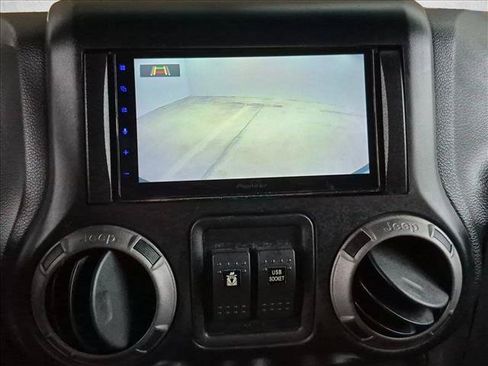 Used 2015 Jeep Wrangler Sport w/ Quick Order Package 23S AWD/4WD image 13