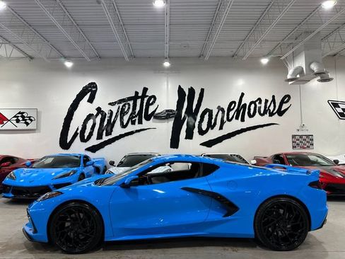 Used 2021 Chevrolet Corvette Stingray Preferred Cpe w/ Z51 Performance Package RWD image 2