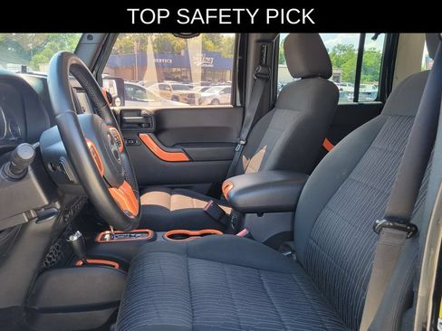 Used 2012 Jeep Wrangler Unlimited Sahara w/ Dual Top Group AWD/4WD image 13