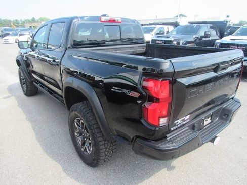 Certified 2024 Chevrolet Colorado ZR2 w/ Safety Package AWD/4WD image 7