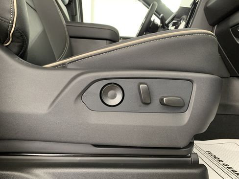 New 2026 GMC Yukon Elevation image 35