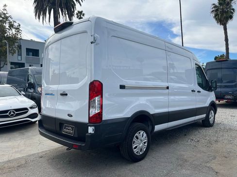 Used 2023 Ford E-Transit Medium Roof image 7