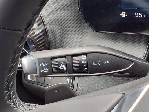 New 2026 Chevrolet Equinox LT w/ Convenience Package II FWD image 19