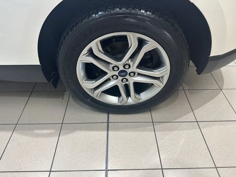 Used 2016 Ford Edge Titanium w/ Equipment Group 301A AWD/4WD image 32