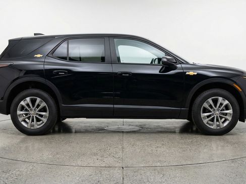 Used 2025 Chevrolet Equinox LT FWD image 11