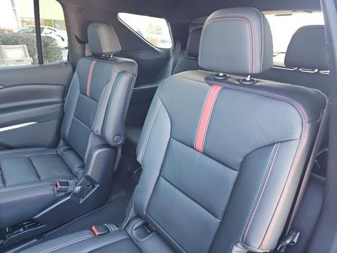 New 2026 Chevrolet Traverse RS w/ LPO, Floor Liner Package image 31
