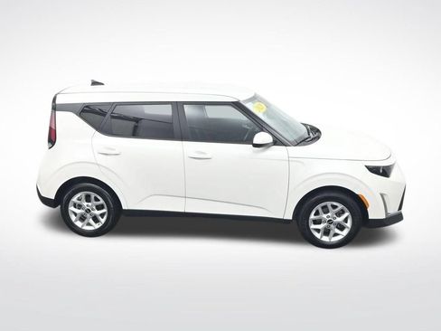 Used 2025 Kia Soul LX w/ LX Technology Package FWD image 25