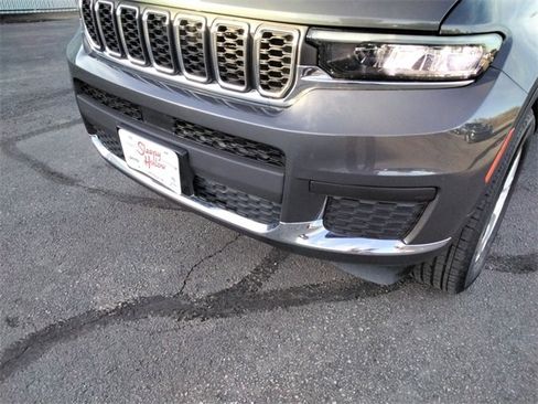 Used 2023 Jeep Grand Cherokee L Laredo w/ Luxury Tech Group I image 14