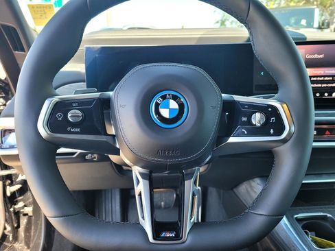 Used 2025 BMW i7 eDrive50 w/ M Sport Package RWD image 24