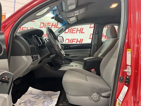 Used 2014 Toyota Tacoma 4x4 Access Cab image 12