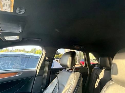 Used 2017 Lincoln MKC Select w/ Select Plus Package AWD/4WD image 3