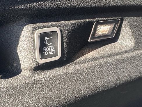 Used 2023 Jeep Grand Cherokee L Limited image 10