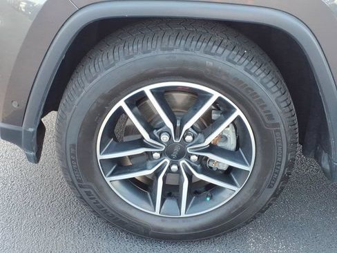 Used 2021 Jeep Grand Cherokee Trailhawk w/ Trailhawk Luxury Group AWD/4WD image 31
