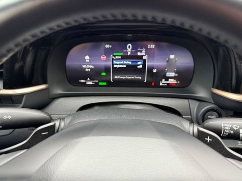 Used 2023 Toyota Crown Platinum image 6