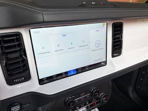 Used 2025 Ford Bronco Outer Banks AWD/4WD image 36