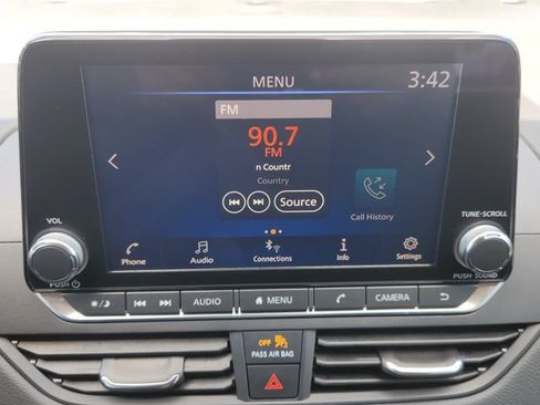 Used 2022 Nissan Altima 2.5 SV FWD image 17