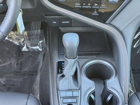 Used 2023 Toyota Camry SE image 29