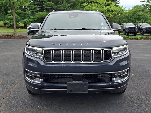 Certified 2022 Jeep Wagoneer Series I AWD/4WD image 2