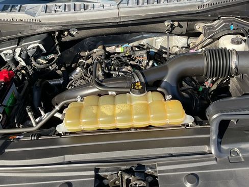 Used 2019 Ford F150 Lariat w/ FX4 Off-Road Package image 11