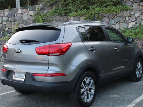 Used 2016 Kia Sportage LX w/ LX Popular Package AWD/4WD image 9