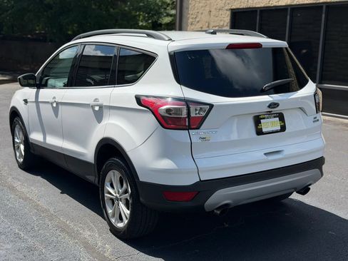 Used 2017 Ford Escape SE w/ Equipment Group 201A AWD/4WD image 9