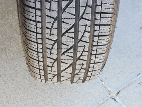 Used 2022 Toyota Corolla Cross L image 12