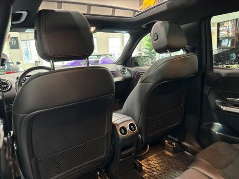 Used 2021 Mercedes-Benz GLB 250 4MATIC image 90