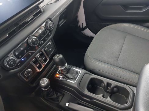 Used 2025 Jeep Wrangler Unlimited Sahara w/ Safety Group image 25