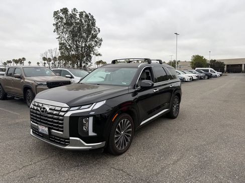 Used 2024 Hyundai Palisade Calligraphy FWD image 1