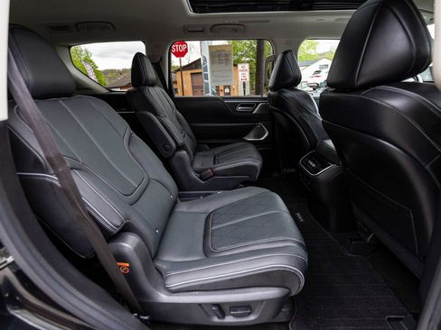 Used 2025 INFINITI QX80 Sensory AWD/4WD image 31