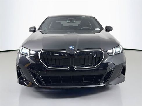 New 2026 BMW i5 eDrive40 w/ M Sport Package RWD image 3