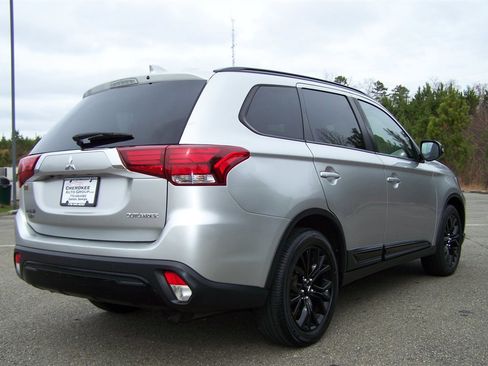 Used 2019 Mitsubishi Outlander LE image 40