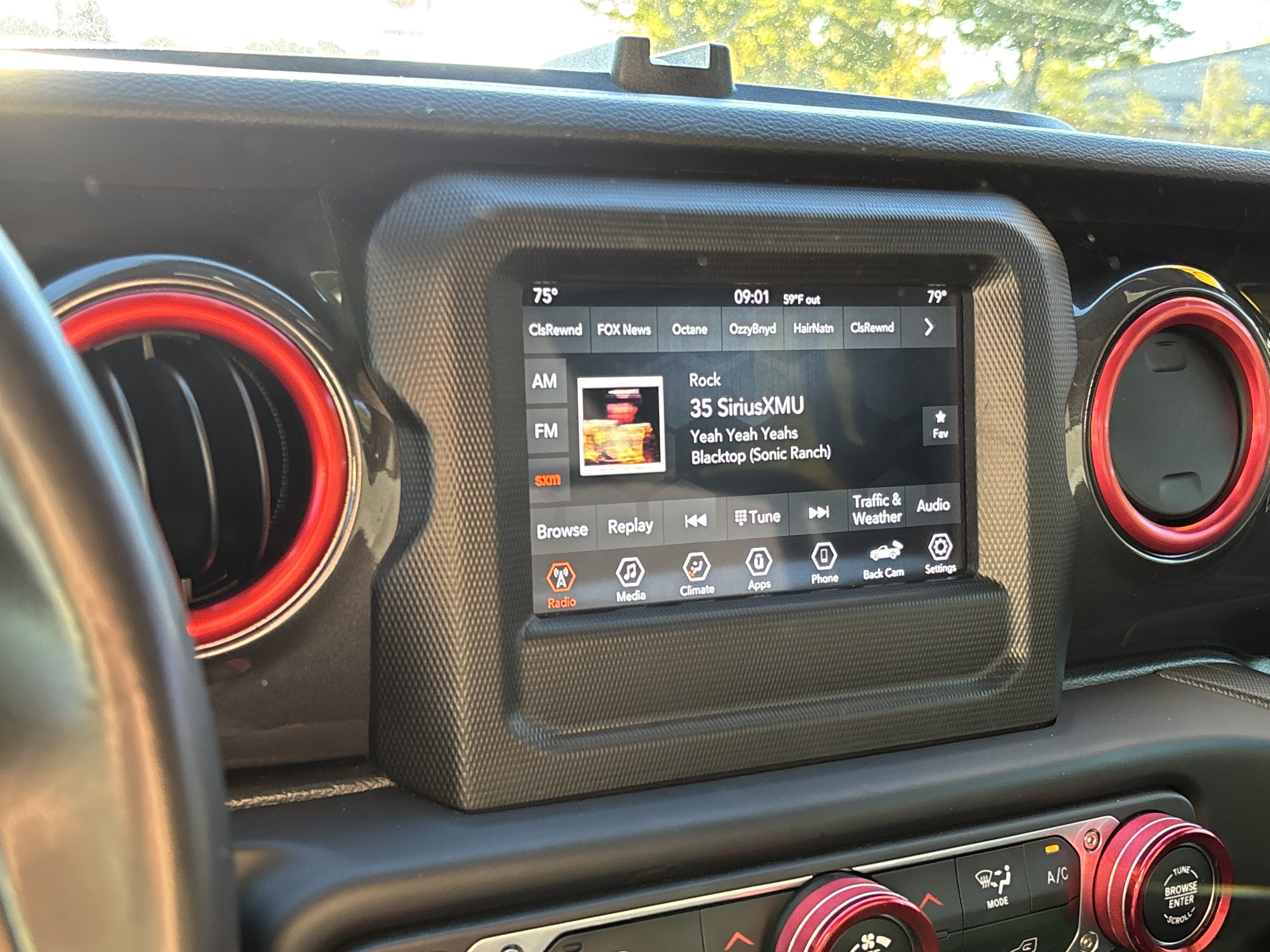 Used 2022 Jeep Gladiator Sport AWD/4WD image 29