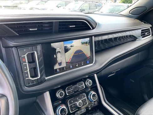 Used 2023 GMC Yukon XL Denali AWD/4WD image 20