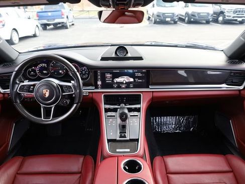 Used 2018 Porsche Panamera 4S image 13