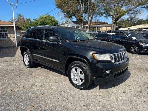 Used 2012 Jeep Grand Cherokee Laredo w/ Laredo E Group AWD/4WD image 3