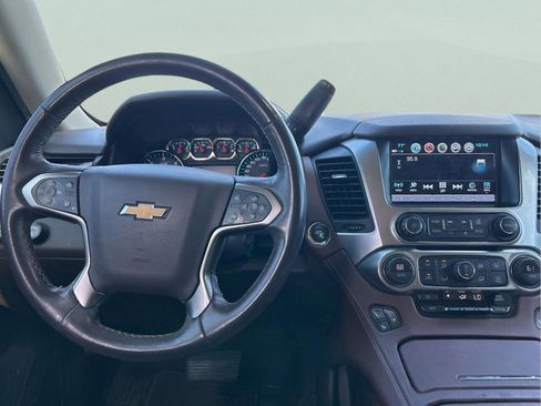 Used 2019 Chevrolet Suburban Premier image 23