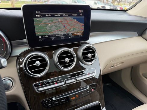 Used 2018 Mercedes-Benz GLC 300 4MATIC image 13