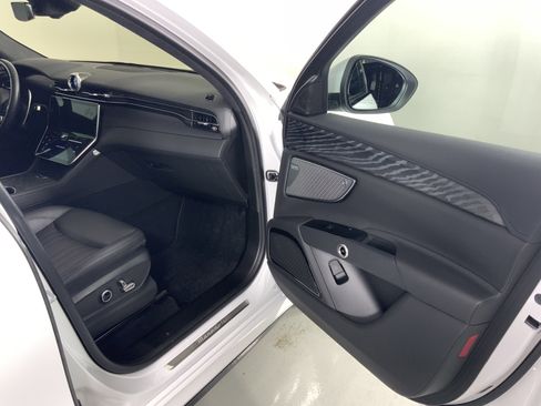 Used 2023 Maserati Grecale Modena image 41